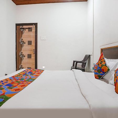 Fabexpress Sai Lodging I - Nr Nashik Railway Station Екстериор снимка