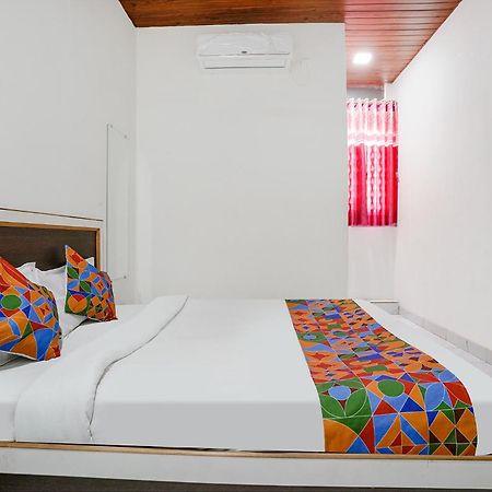 Fabexpress Sai Lodging I - Nr Nashik Railway Station Екстериор снимка