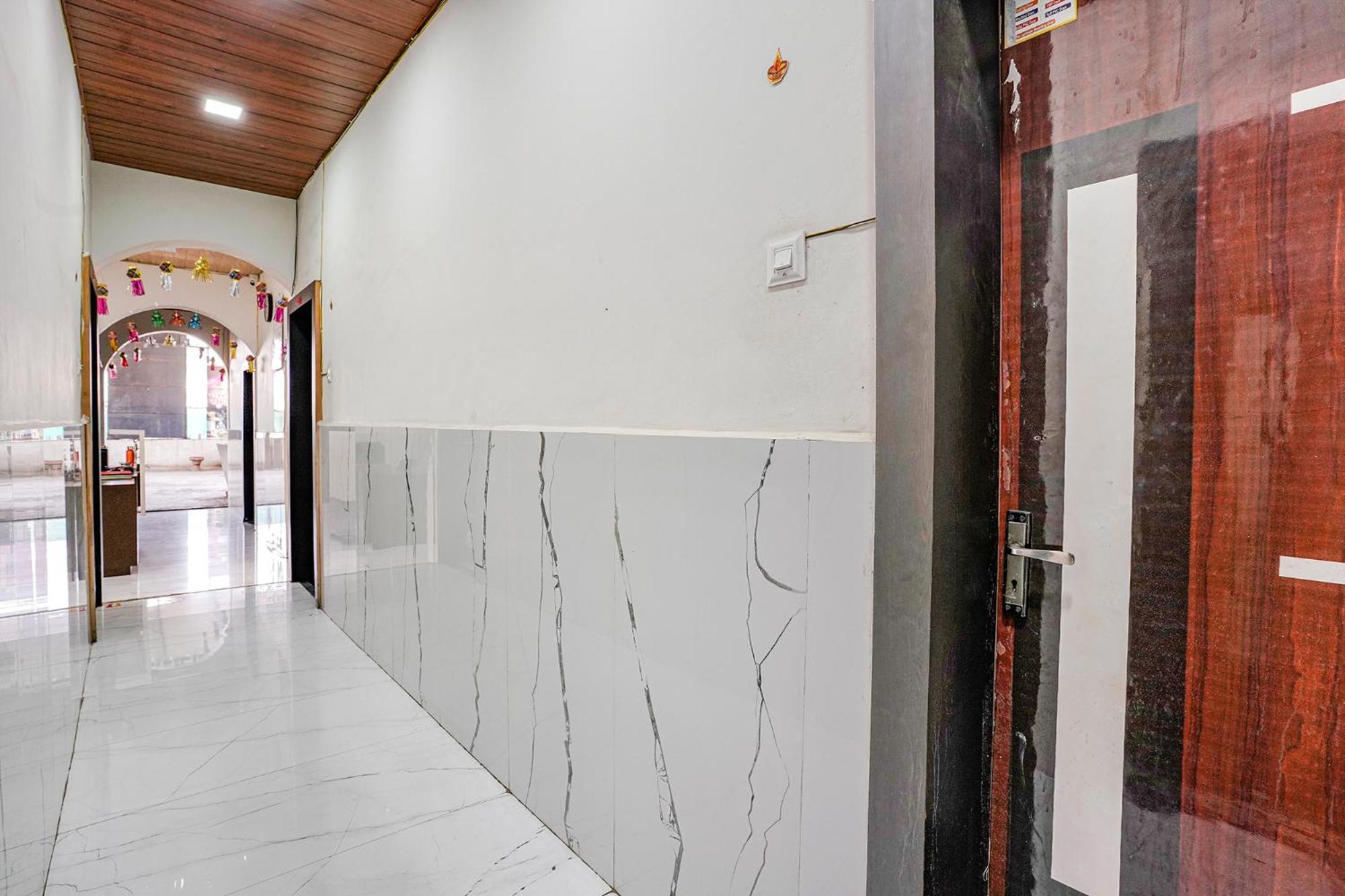 Fabexpress Sai Lodging I - Nr Nashik Railway Station Екстериор снимка