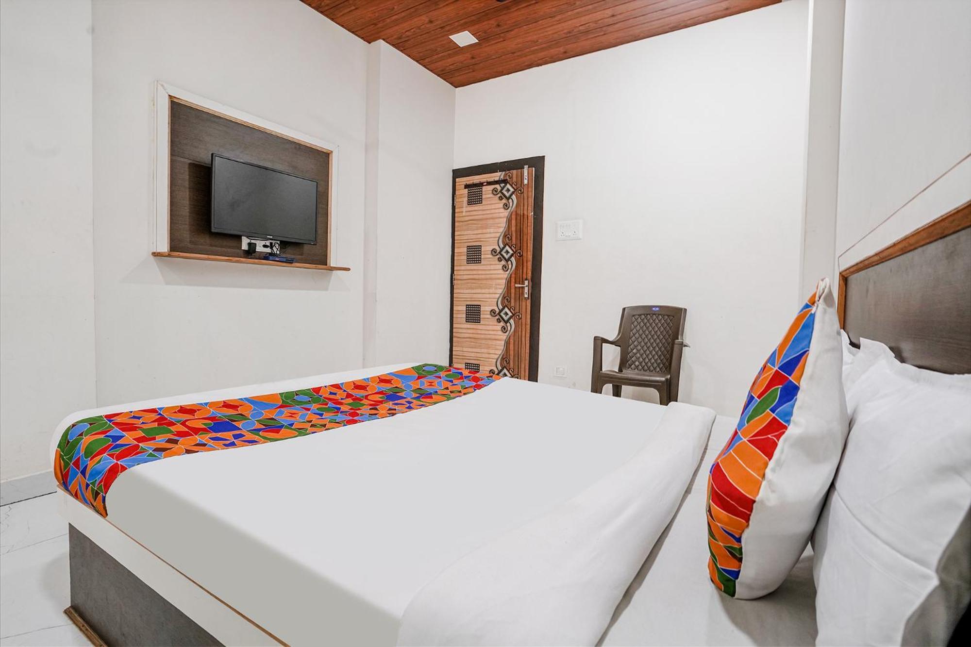 Fabexpress Sai Lodging I - Nr Nashik Railway Station Екстериор снимка