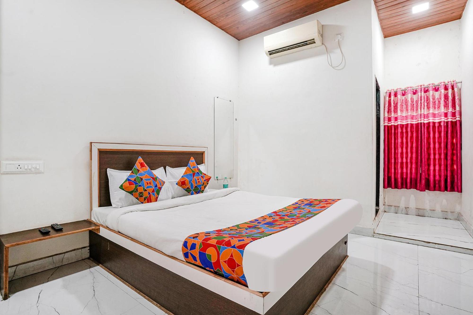Fabexpress Sai Lodging I - Nr Nashik Railway Station Екстериор снимка