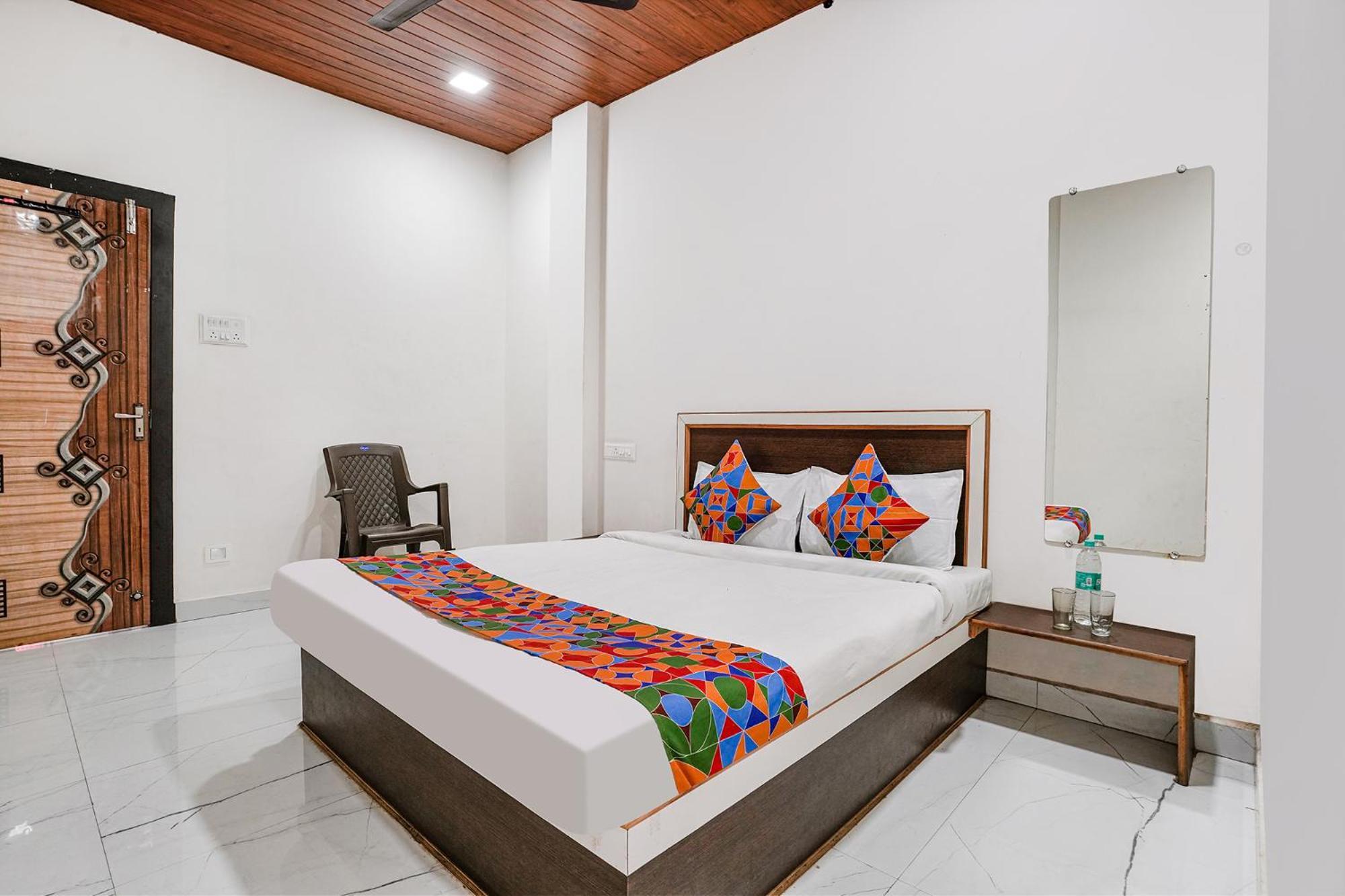 Fabexpress Sai Lodging I - Nr Nashik Railway Station Екстериор снимка