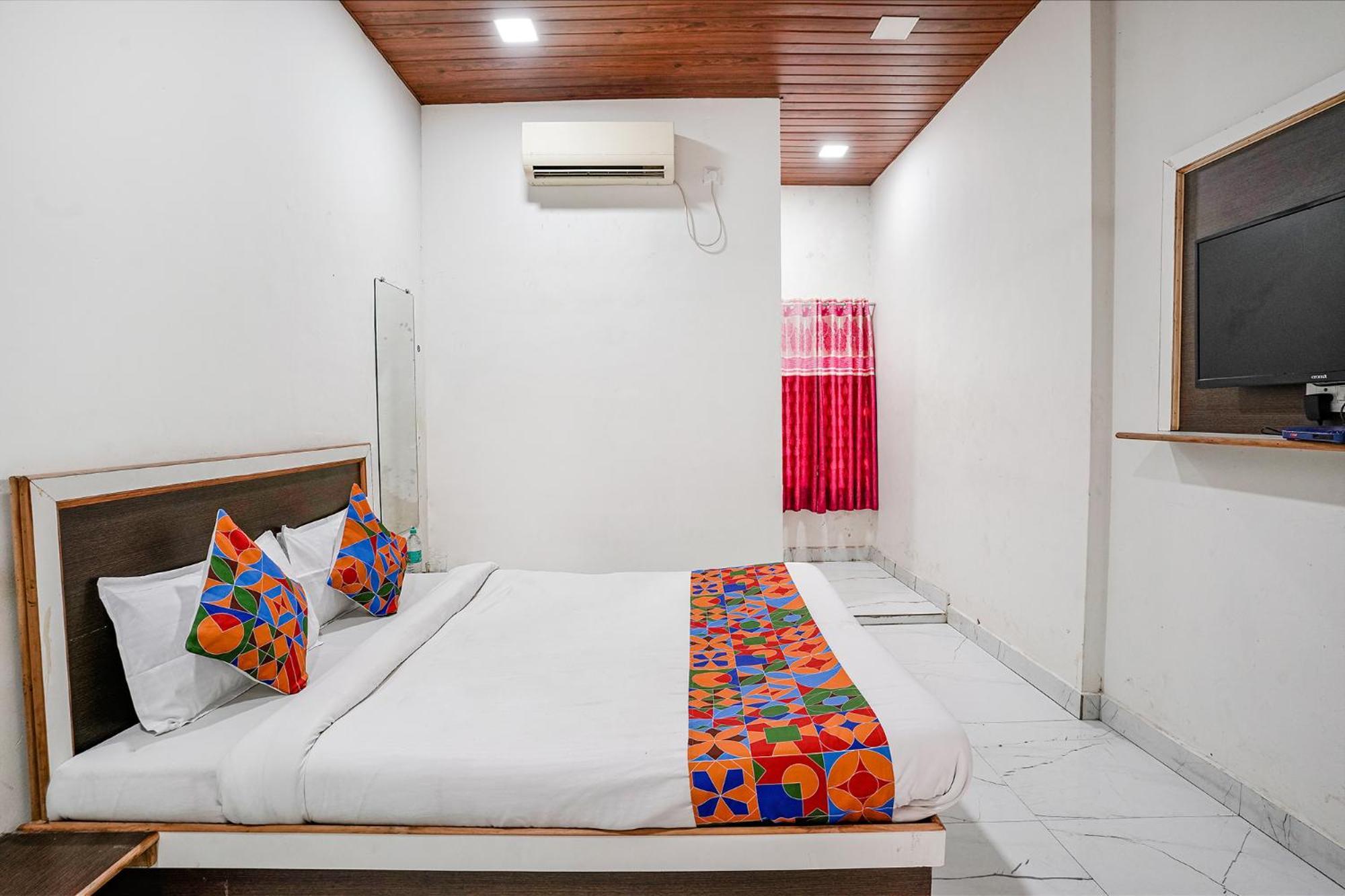 Fabexpress Sai Lodging I - Nr Nashik Railway Station Екстериор снимка